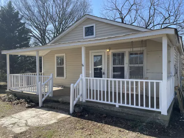 303 Pearl AVE, Chickamauga, GA 30707