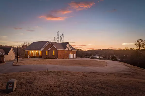 Rossville, GA 30741,220 Battle Bluff DR