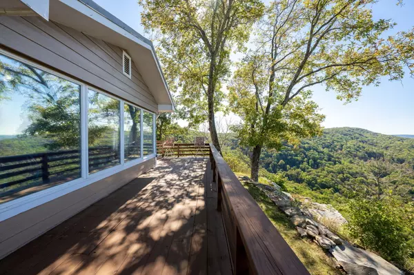 Pikeville, TN 37367,526 Lake Shore DR