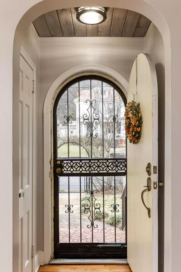 Chattanooga, TN 37409,4220 St Elmo AVE