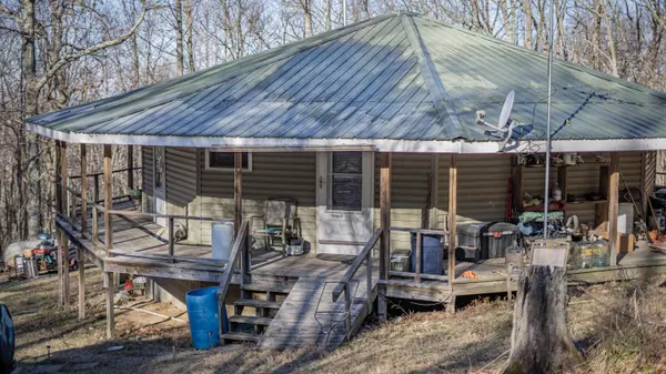 Crossville, TN 38555,000 Hinch Mountain RD