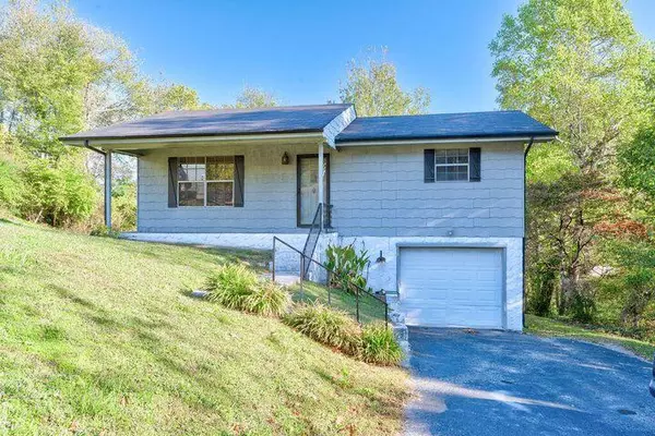 6 Taylor ST, Rossville, GA 30741
