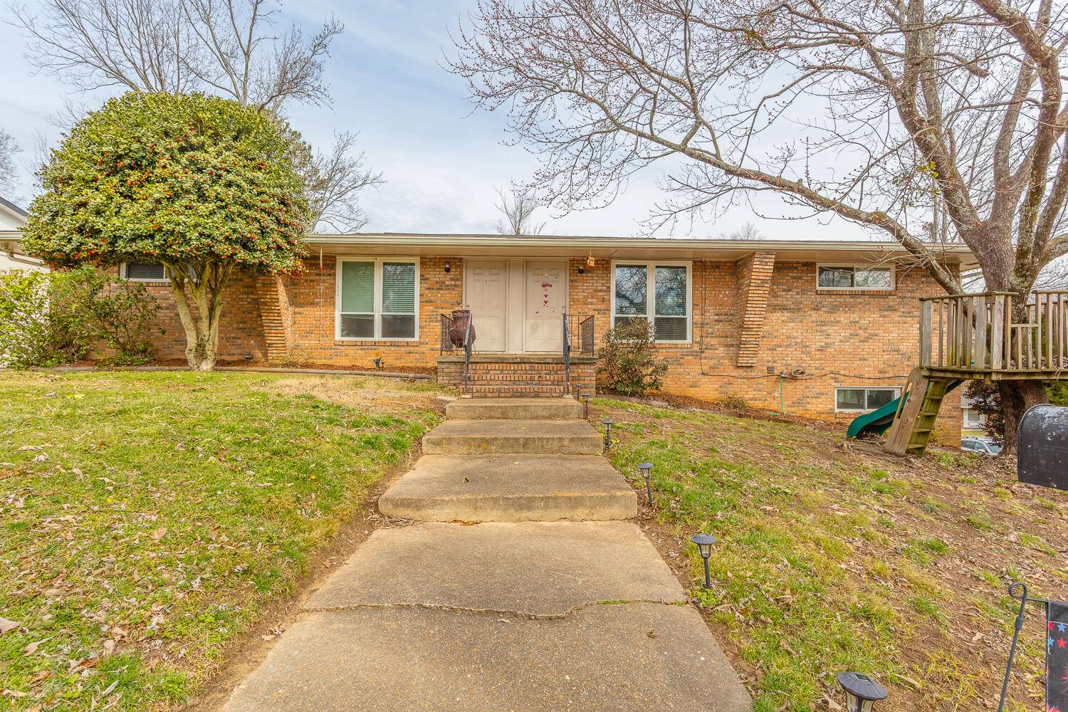 3419 Betty LN, East Ridge, TN 37412