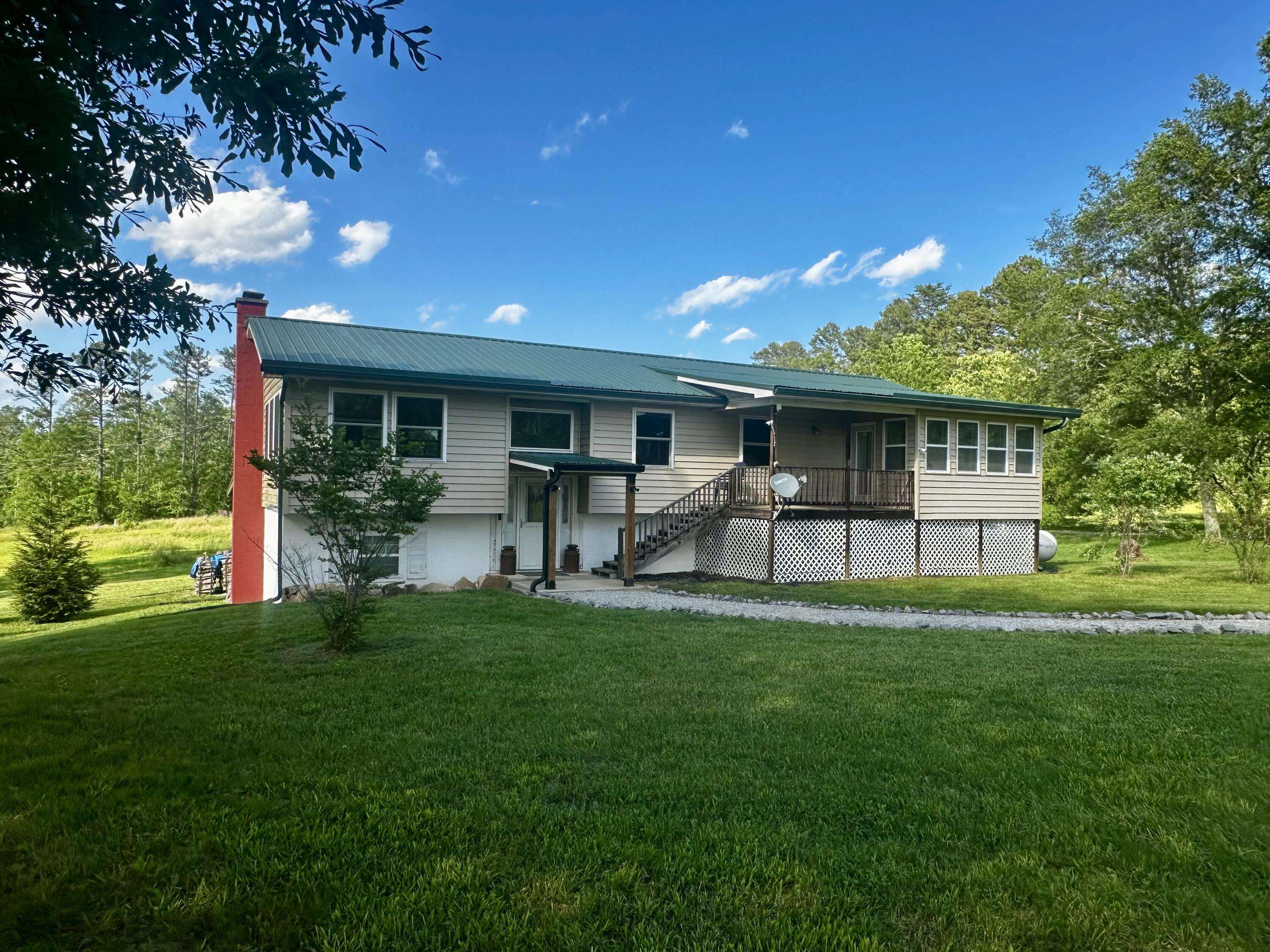 711 Lickpoint RD, Sequatchie, TN 37374