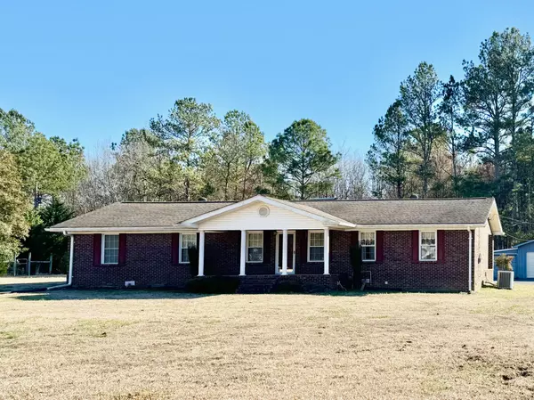 35 McClain ST, Summerville, GA 30747