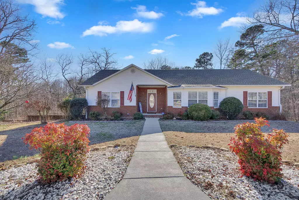 Soddy Daisy, TN 37379,946 Tommie LN