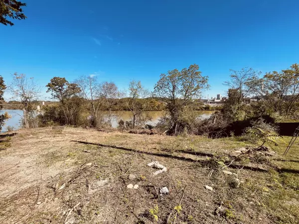 Loudon, TN 37774,100 Riverview DR