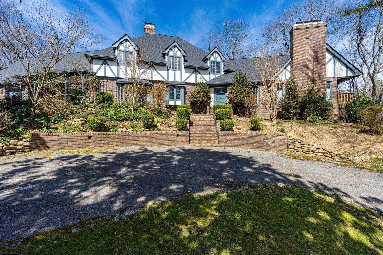 5803 Lake Resort DR, Hixson, TN 37343
