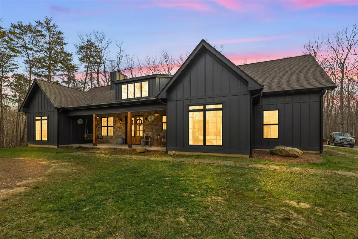 Menlo, GA 30731,750 Lake Loop RD