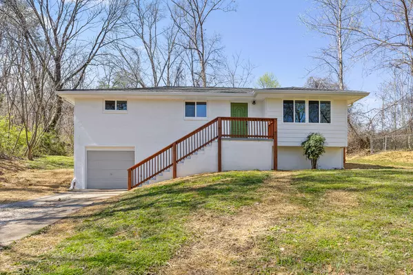 746 Roberta DR, Rossville, GA 30741