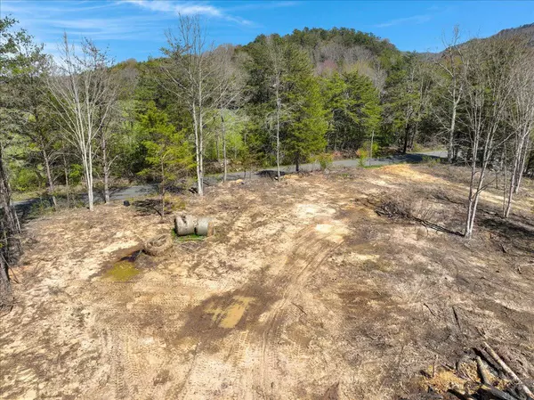 190 Camp Agape RD Benton, TN 37307