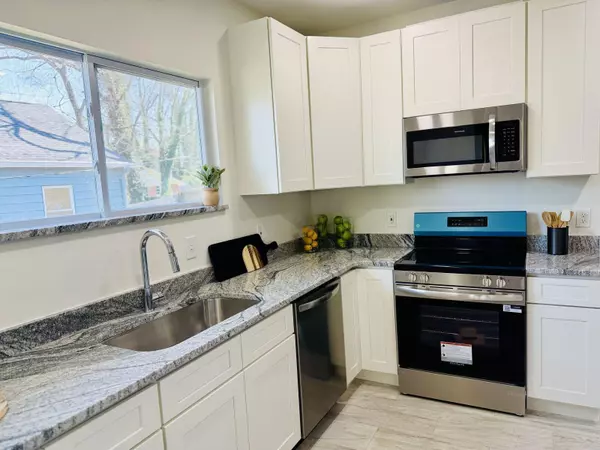 Knoxville, TN 37917,1104 Melbourne AVE