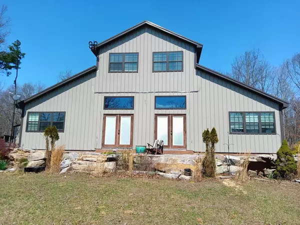 Pikeville, TN 37367,400 Maple LN