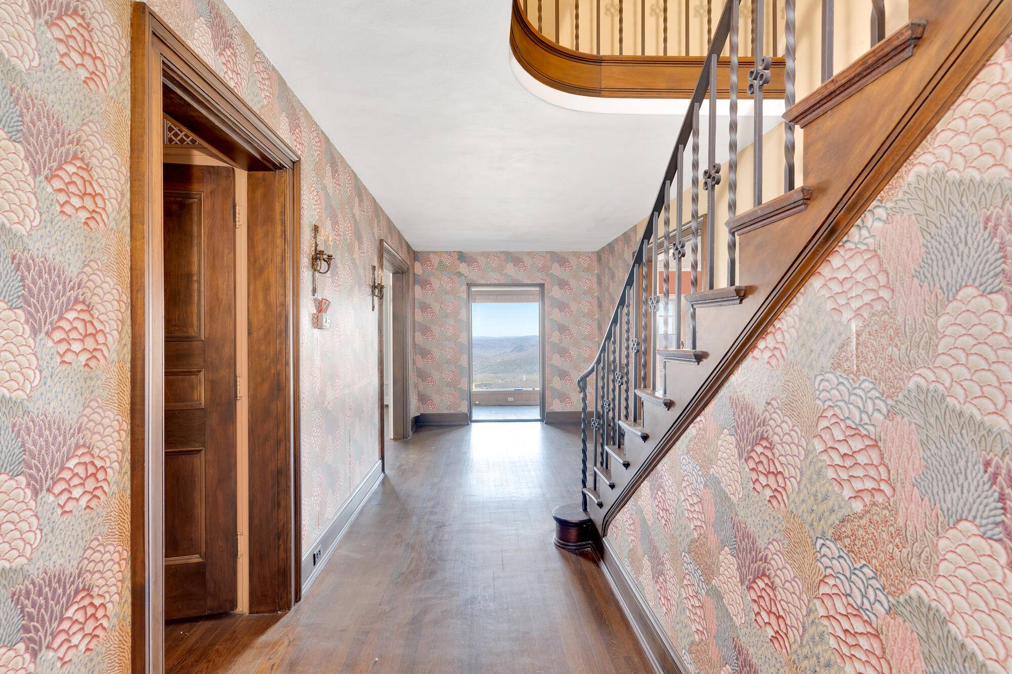 Lookout Mountain, TN 37350,512 Brow RD