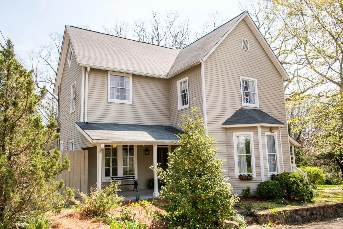 Lookout Mountain, TN 37350,105 Forrest AVE