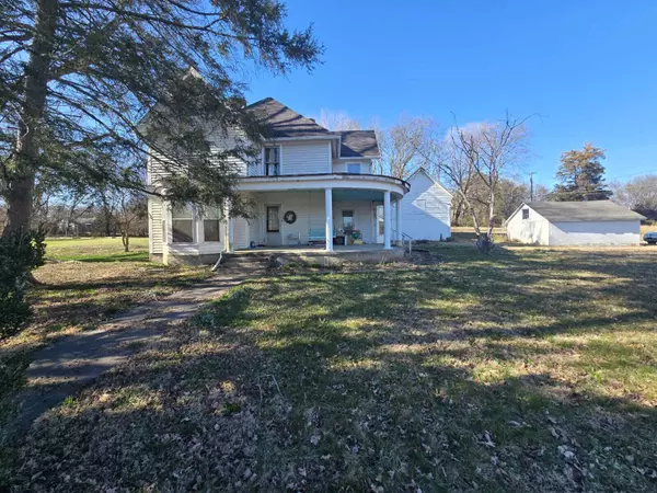 3136 Old A J HWY, Strawberry Plains, TN 37871