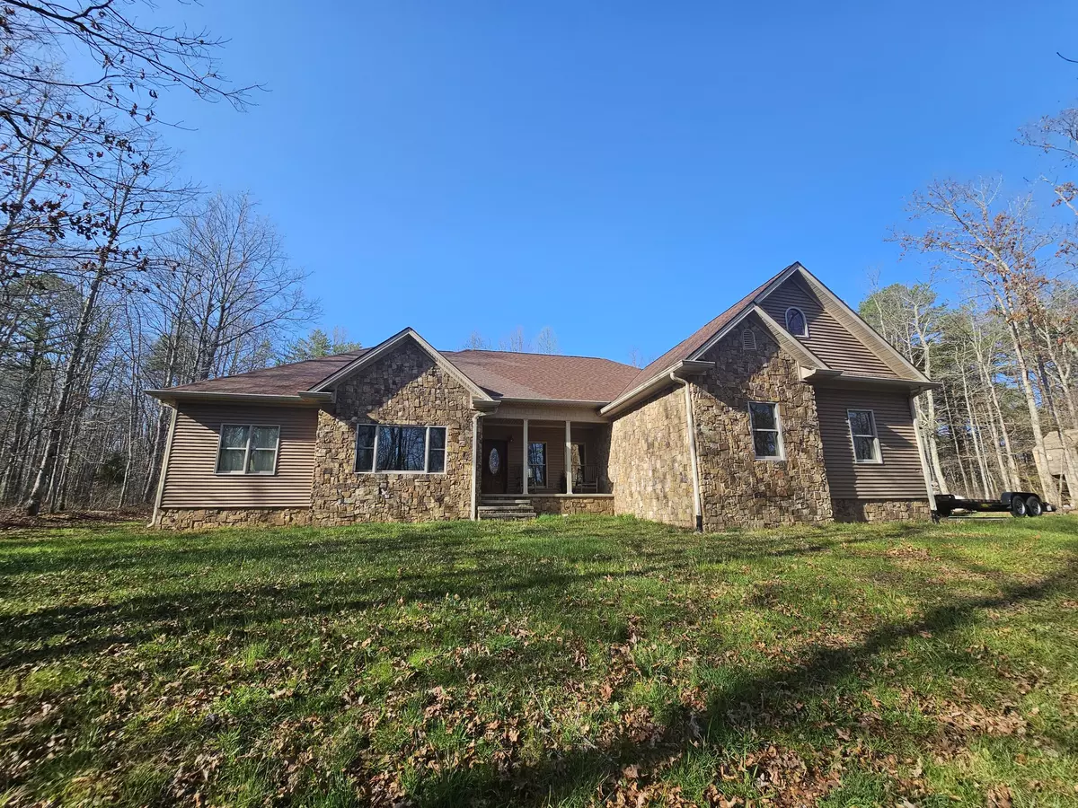 Coalmont, TN 37313,243 Braden LN