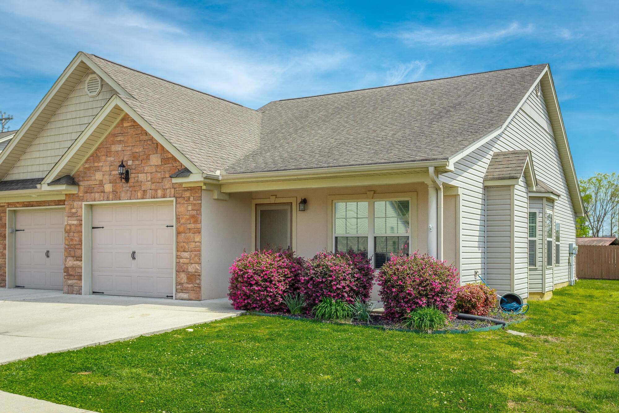 11 Sunset Cove DR, Rossville, GA 30741
