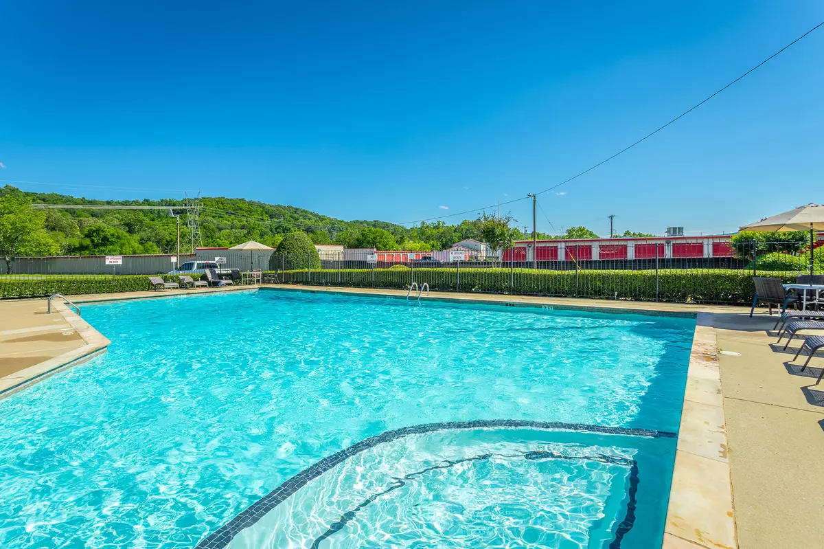 Chattanooga, TN 37405,900 Mountain Creek RD
