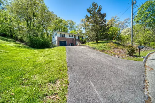 Chattanooga, TN 37415,744 Manchester DR