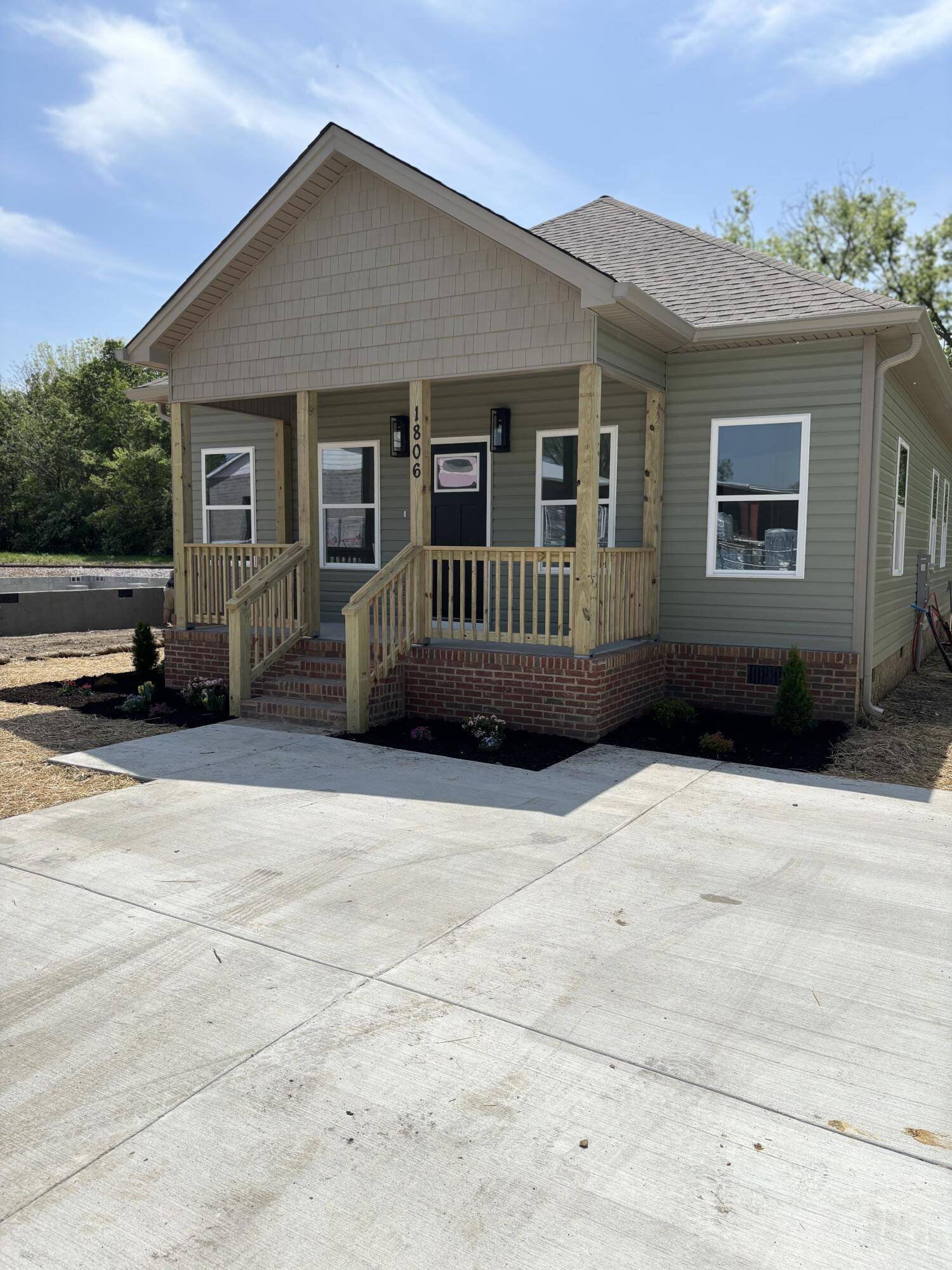 Chattanooga, TN 37406,1806 Ocoee ST