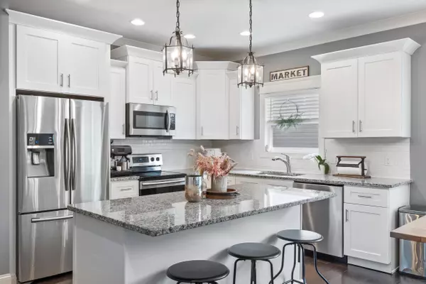 Chattanooga, TN 37421,2317 Lake Mist DR