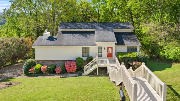 1710 Colonial Way CIR, Hixson, TN 37343