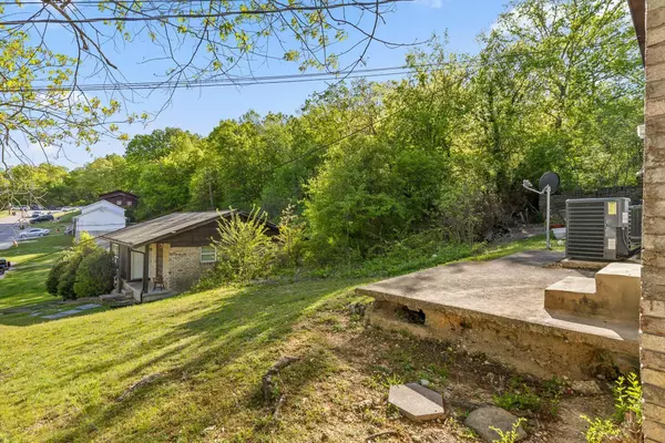 Hixson, TN 37343,810 Forest Dale LN