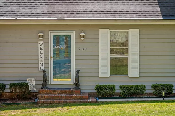 Signal Mountain, TN 37377,280 Spring DR