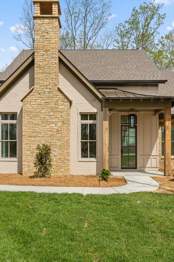 Signal Mountain, TN 37377,8583 Mountain Laurel TRL