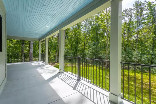 Signal Mountain, TN 37377,460 Spring DR
