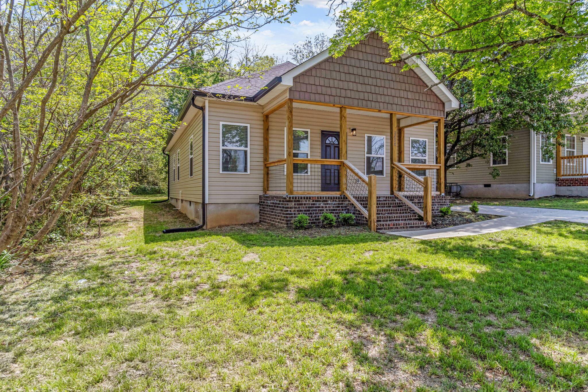 Chattanooga, TN 37406,2208 Taylor ST
