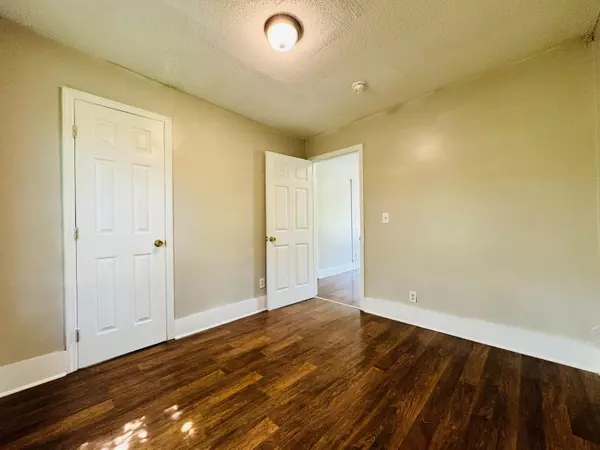 Chattanooga, TN 37404,2204 Robbins ST