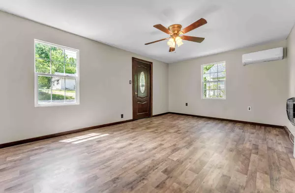 Athens, TN 37303,1526 View ST