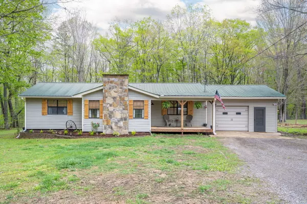 1002 Crowe CIR, Soddy Daisy, TN 37379