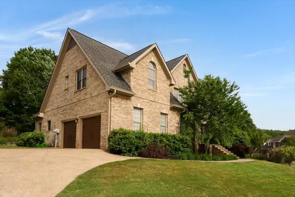 Hixson, TN 37343,6409 Cove Pointe LN