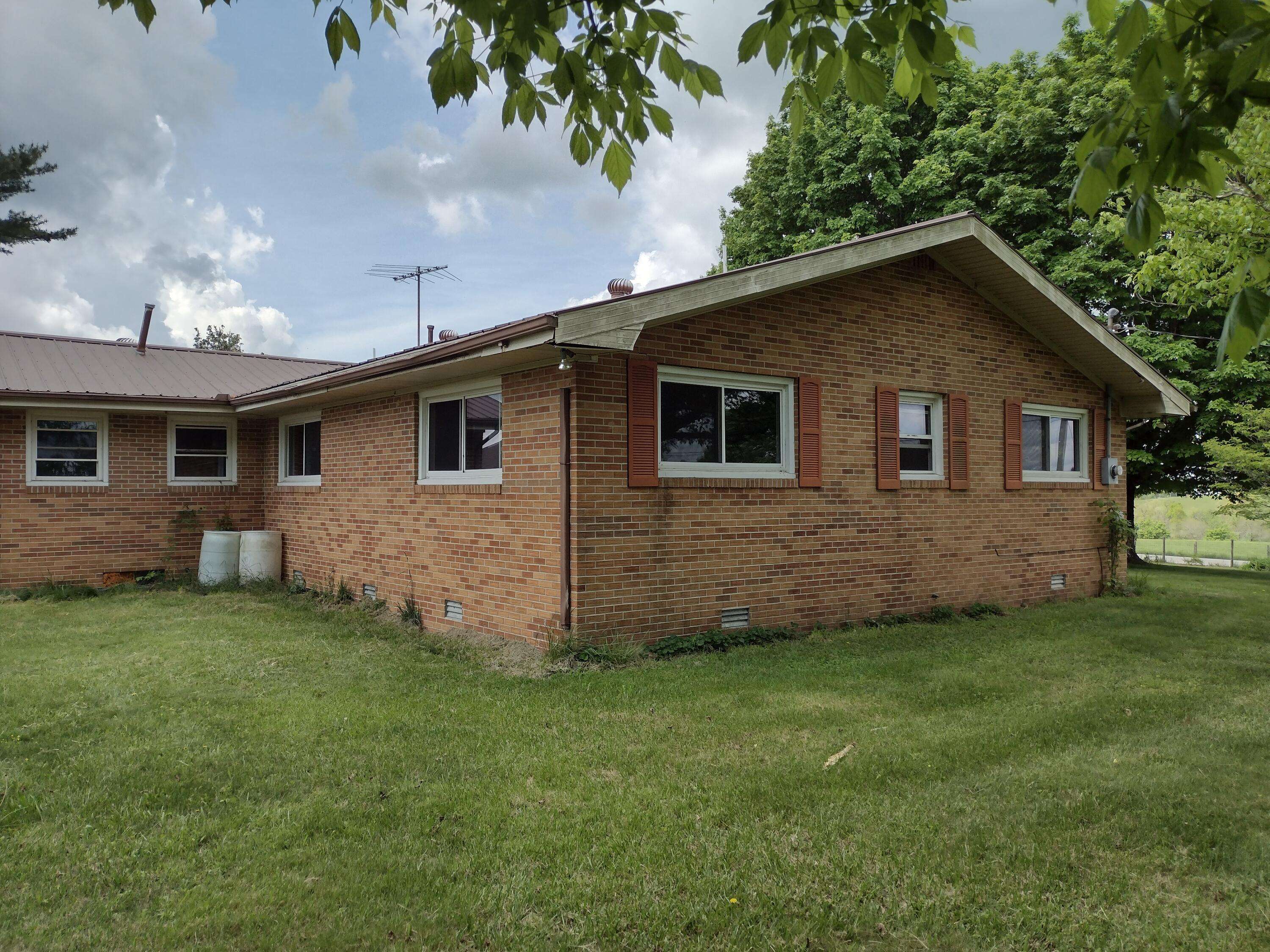 Pikeville, TN 37367,180 Jacks Branch RD
