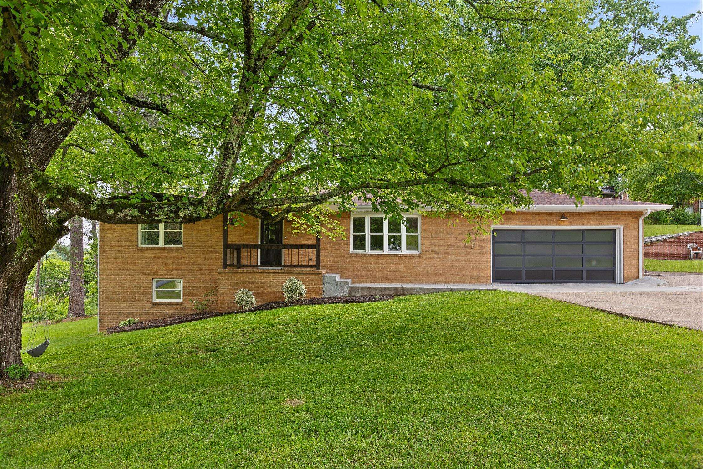 6 Montayne DR, Rossville, GA 30741