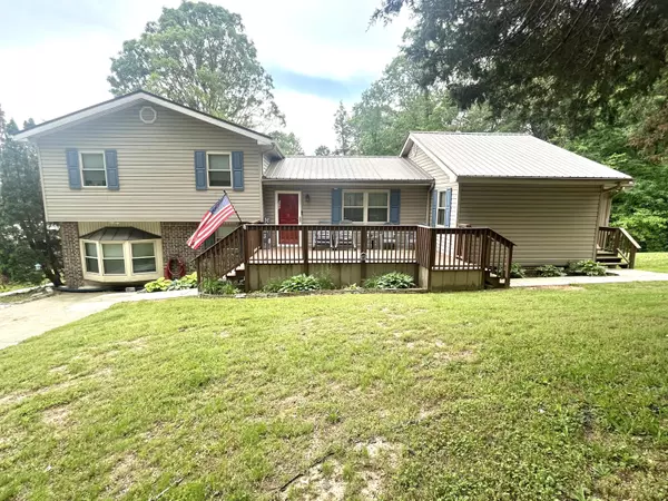 642 Long Hollow RD, Rock Spring, GA 30739
