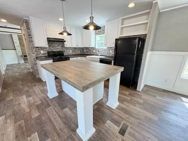 Madisonville, TN 37354,736 Old Cemetery RD