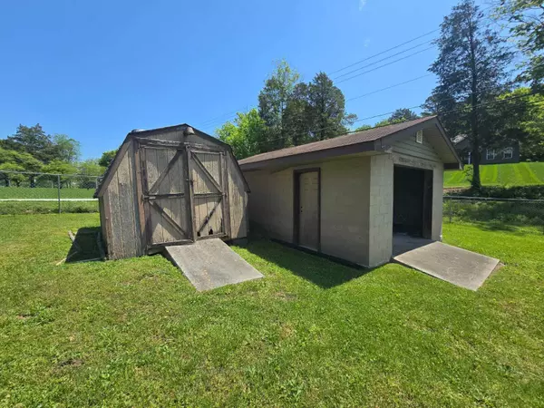 Knoxville, TN 37918,6400 Walnut Breeze LN