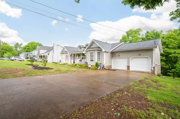 Soddy Daisy, TN 37379,2543 Wind DR