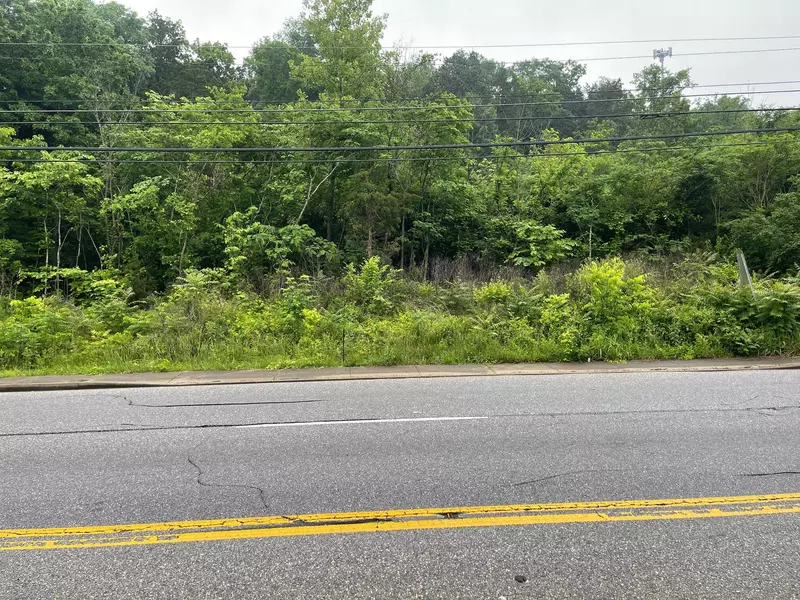 7400 Hixson PIKE, Hixson, TN 37343