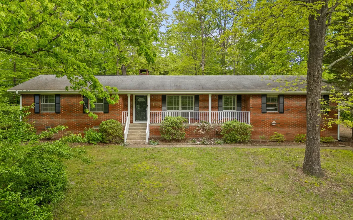Signal Mountain, TN 37377,1704 Leavitt DR