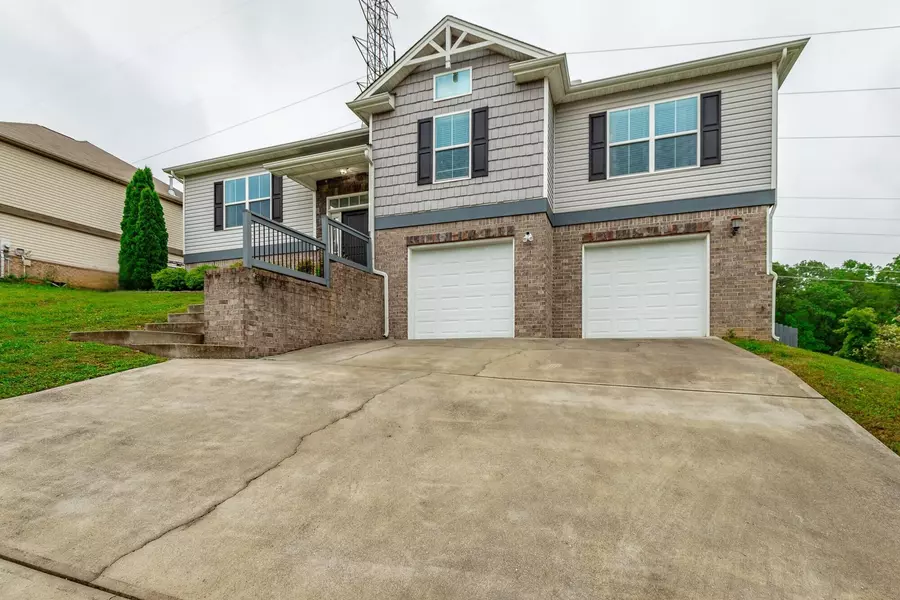7665 Passport DR, Ooltewah, TN 37363