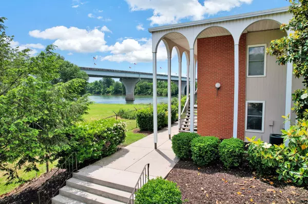 Chattanooga, TN 37405,536 River ST