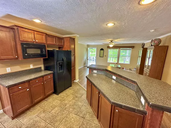 Dandridge, TN 37725,2218 Harvest LN