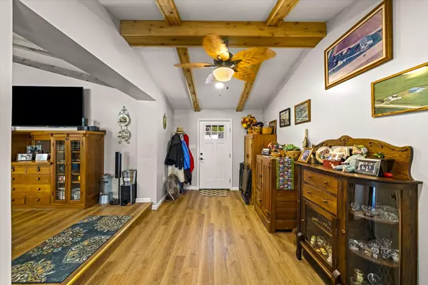 Dandridge, TN 37725,1648 Canal LN