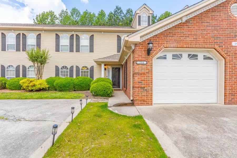 1701 Oak DR, Dalton, GA 30721