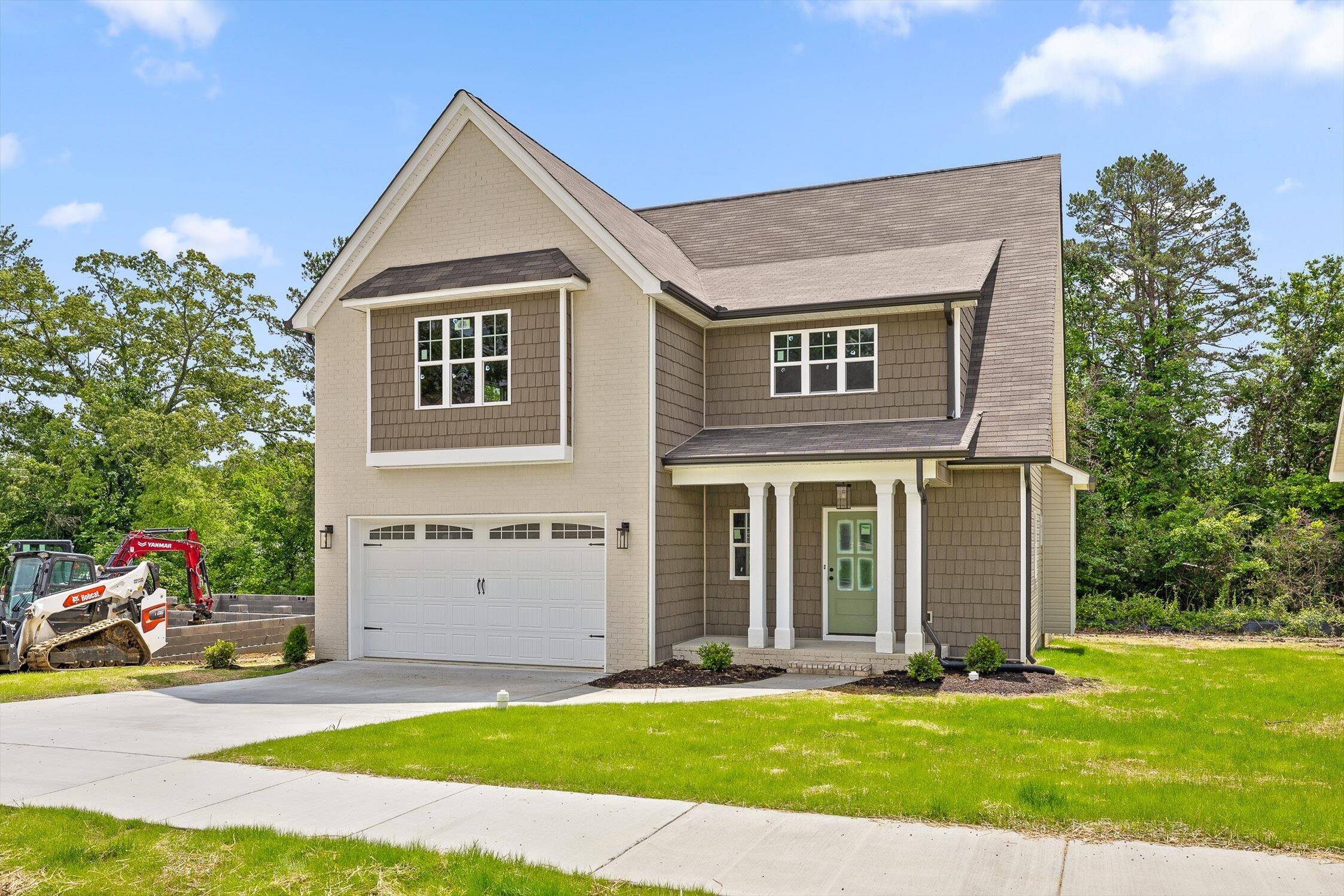 Chattanooga, TN 37421,1860 Oakvale DR